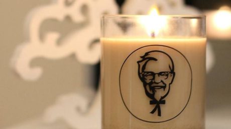 KFC continúa con su apuesta por los regalos estridentes