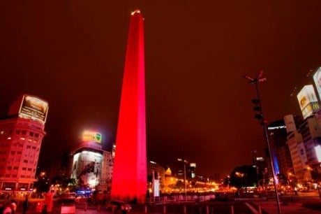 El obelisco de Buenos Aires late gracias a Danone