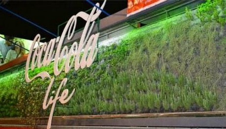 Coca-Cola Life se promociona con jardines verticales