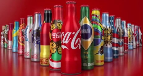 Coca-Cola lanza minibotellas interactivas para la Copa del Mundo de Brasil 2014