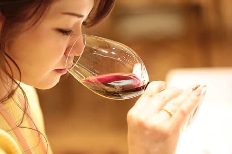 Félix Solís Avantis sigue liderando la exportación de vino español en Japón