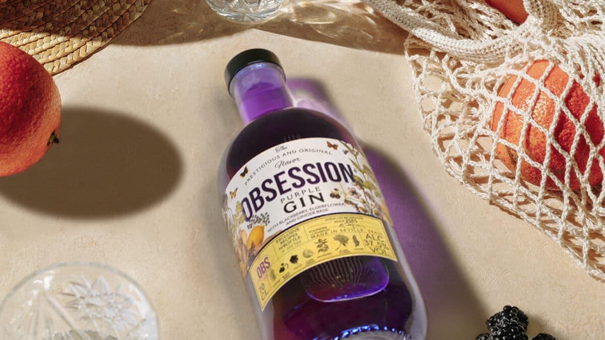 Andalusí Beverages saca Obsession Purple, una nueva ginebra con base de mora, flor de sauco y jengibre