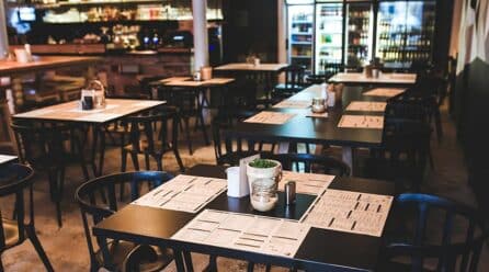 Primer día de ahorro energético con buena acogida «generalizada» en hostelería