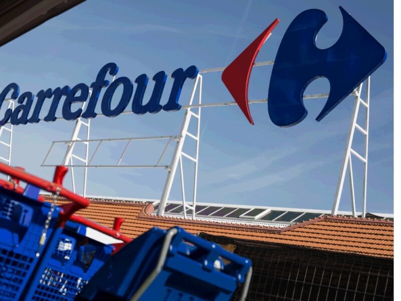 Carrefour sigue a Díaz con una cesta básica de 30 productos por 30 euros