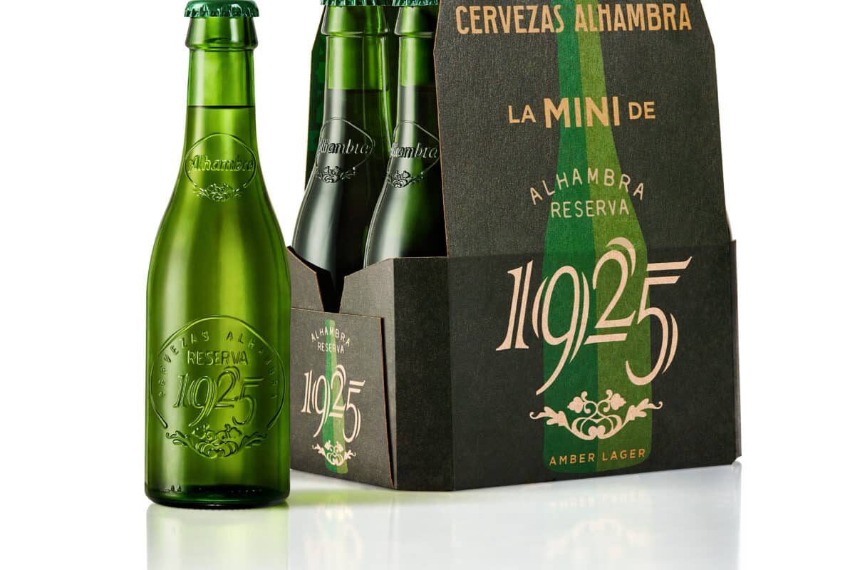 La MINI de Alhambra Reserva 1925, la cerveza más conocida de Cervezas Alhambra, ahora en tamaño más reducido