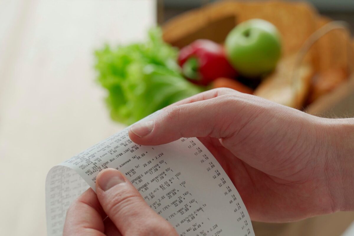 Los precios de los alimentos registraron un alza récord del 15,4 % en octubre