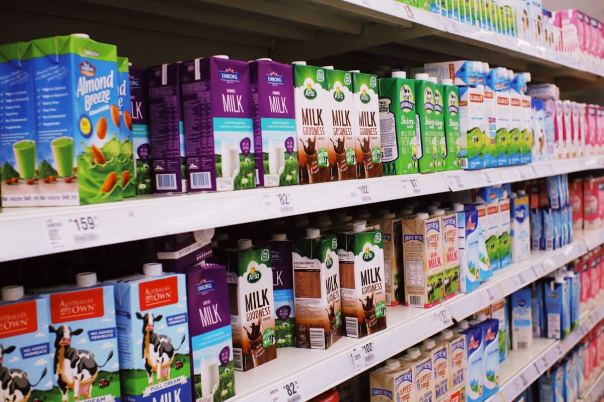 La cerveza, leche y agua fueron los productos que más se agotaron en 2022