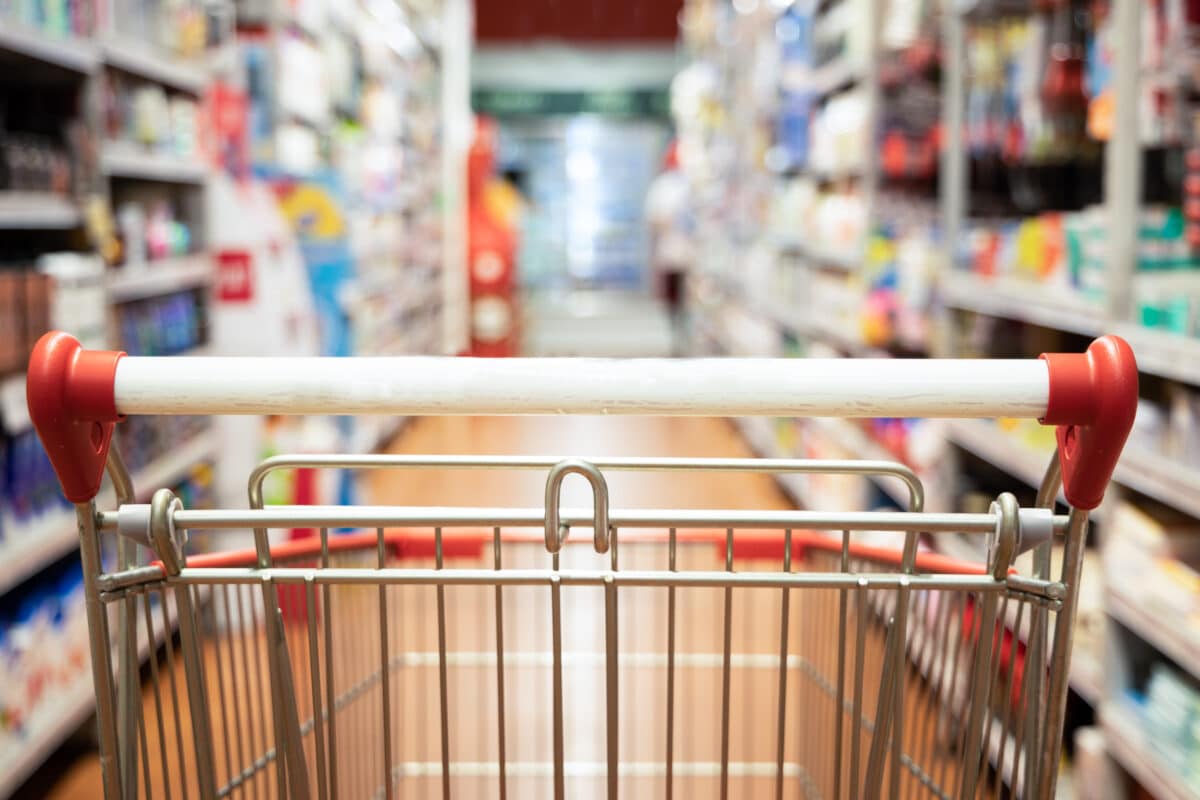 DIA y Carrefour, dos de las empresas multadas por incumplir la Ley de la Cadena Alimentaria