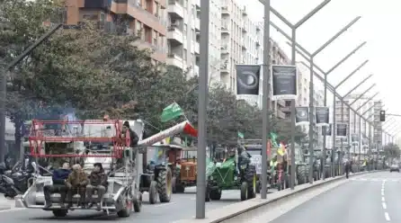 Más de 450 tractores recorren el centro de Logroño para reivindicar «mayor rentabilidad» para el sector agrario