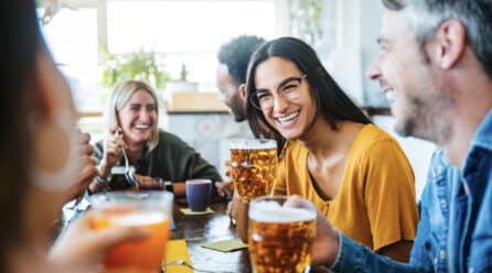 Incrementa la demanda de cerveza, agua, refrescos y helados con la llegada del calor