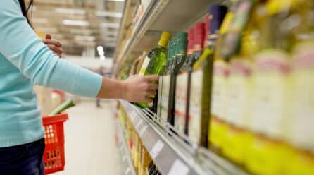 Caen la producción y el consumo del aceite y el mercado se reajusta