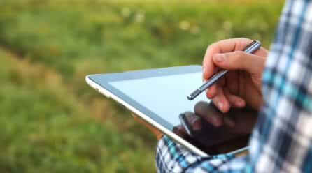 Los agricultores tienen más competencias digitales básicas que la población promedio del país
