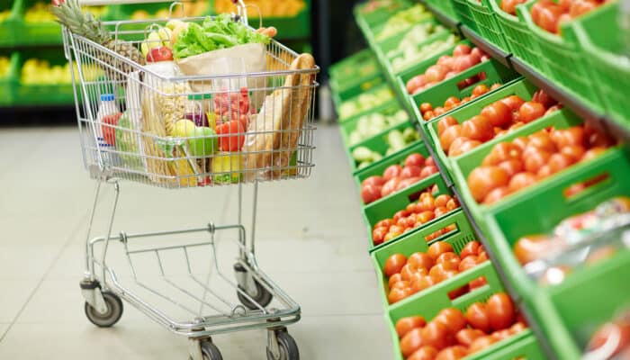 La cebolla, la uva blanca y la manzana Fuji encabezan las subidas de precios en los supermercados