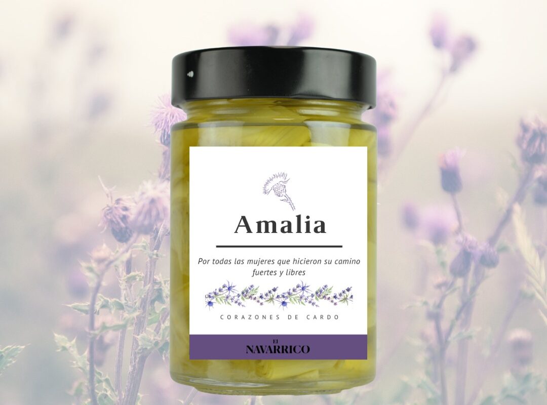 El Navarrico rinde homenaje a Amalia Herce en el 8M con una edición especial de etiquetas para sus trabajadoras