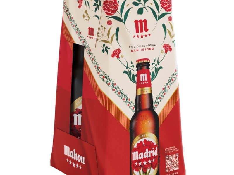 Mahou celebra lo castizo en San Isidro con una edición especial en la que cede su logo a Madrid