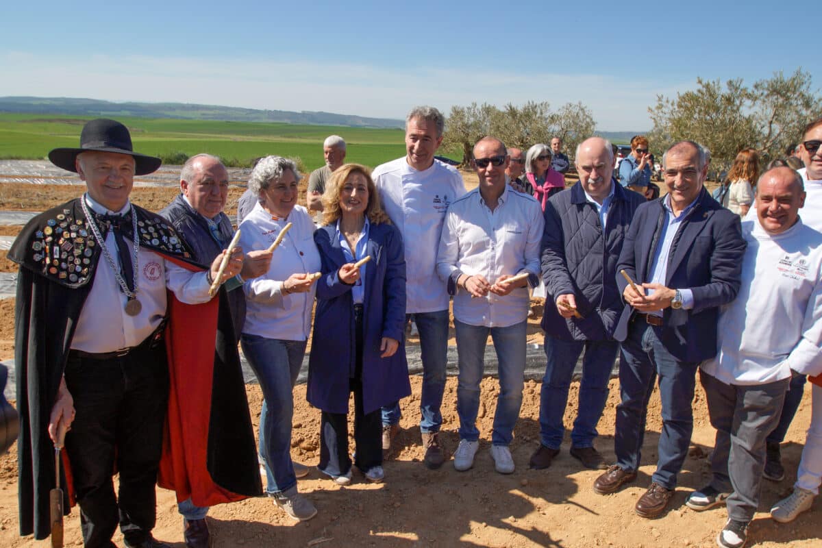 Pepa Muñoz, homenajeada en la XIV Cata del Primer Espárrago de Navarra