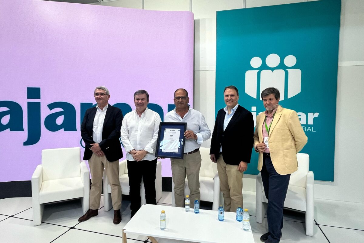 S.A.T. Costa de Níjar refuerza su compromiso con la sostenibilidad con la certificación AENOR en Agricultura Regenerativa