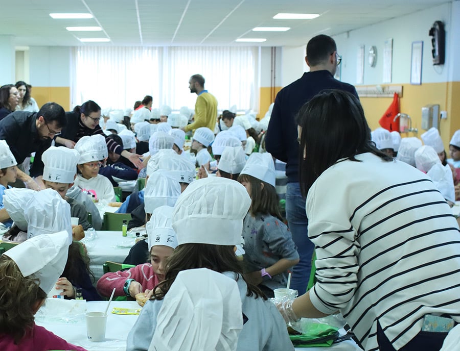 UPA pide a Agricultura intervenir tras el Real Decreto que limita carne y lácteos en comedores escolares