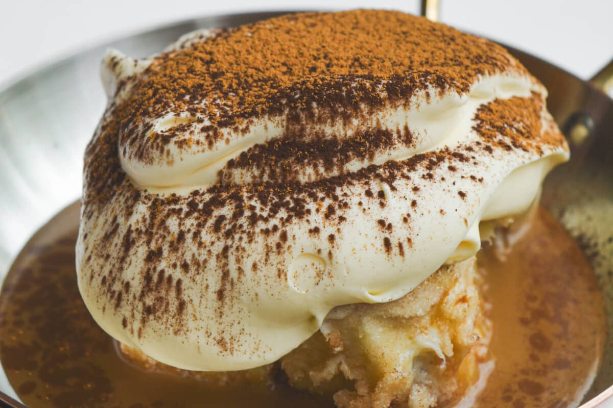 Gloria Osteria y Chök reinventan la icónica torrija de Semana Santa con “Bendito Tiramisú”