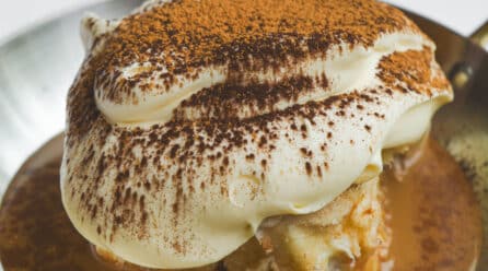Gloria Osteria y Chök reinventan la icónica torrija de Semana Santa con “Bendito Tiramisú”